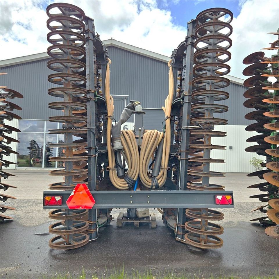 Intertech 7,5m - Düngetechnik: das Bild 4 Intertech 7,5m - Düngetechnik: das Bild 4