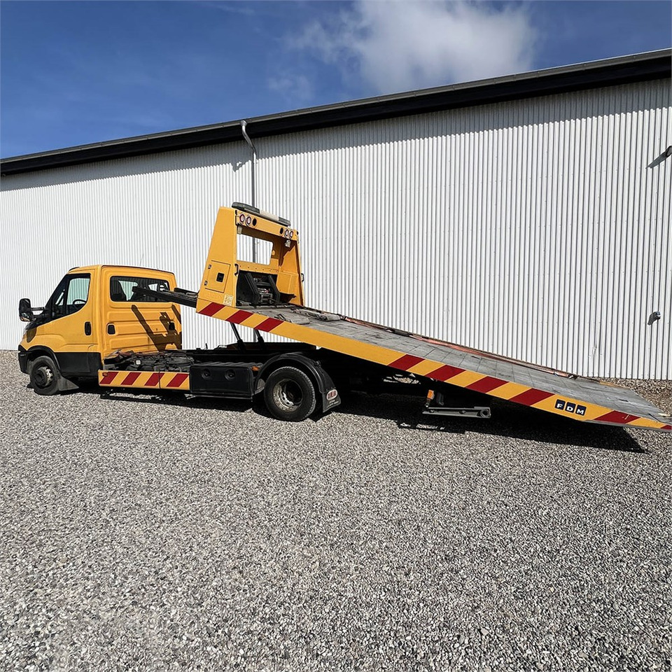 Iveco Daily 70c - Abschleppwagen: das Bild 3 Iveco Daily 70c - Abschleppwagen: das Bild 3