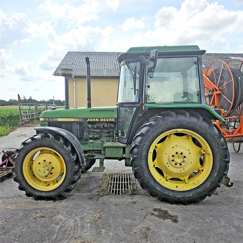John Deere 2850 MFWD - Traktor: das Bild 5 John Deere 2850 MFWD - Traktor: das Bild 5