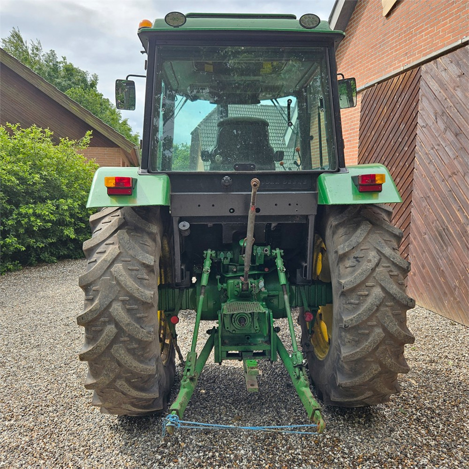 John Deere 3040 - Traktor: das Bild 4 John Deere 3040 - Traktor: das Bild 4