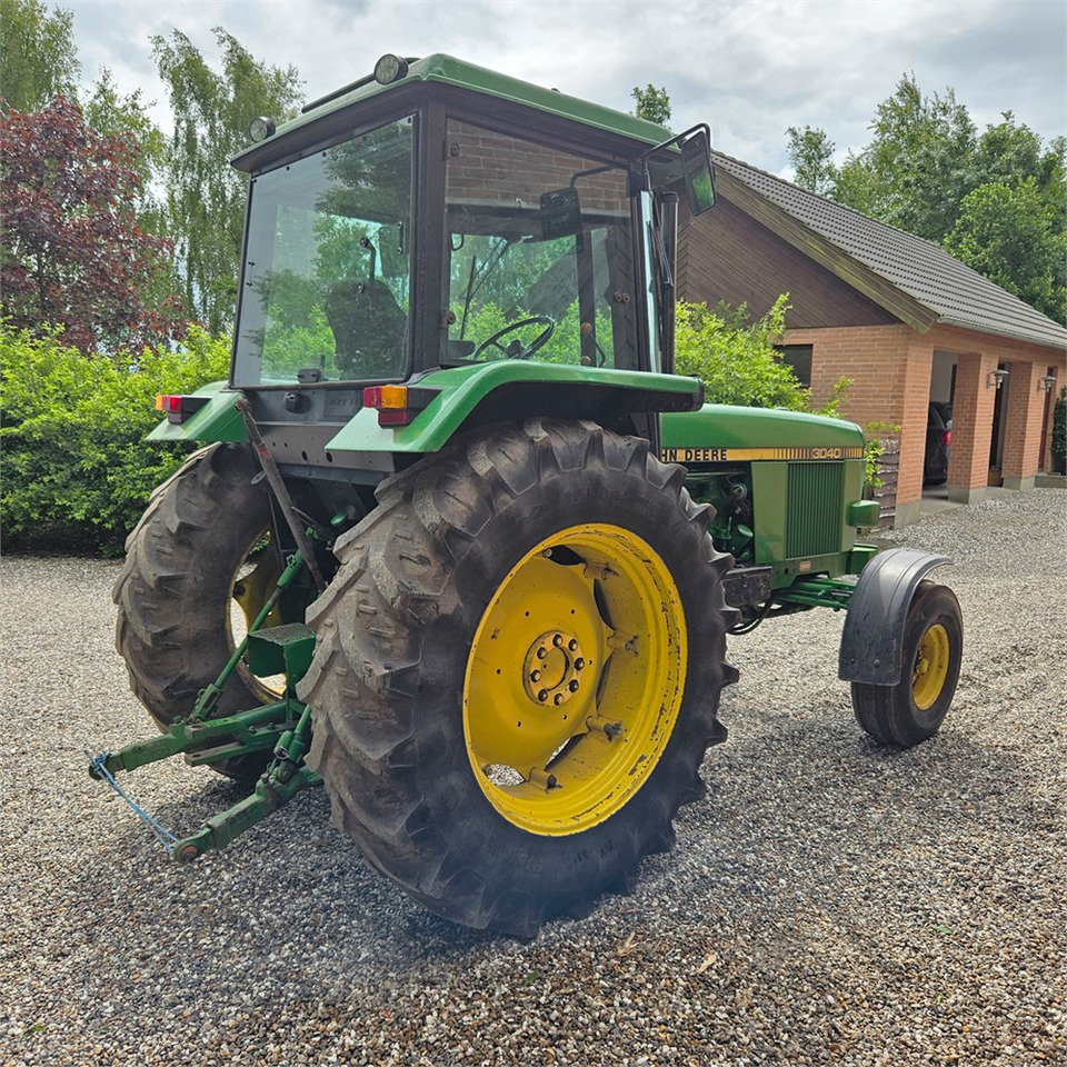 John Deere 3040 - Traktor: das Bild 5 John Deere 3040 - Traktor: das Bild 5