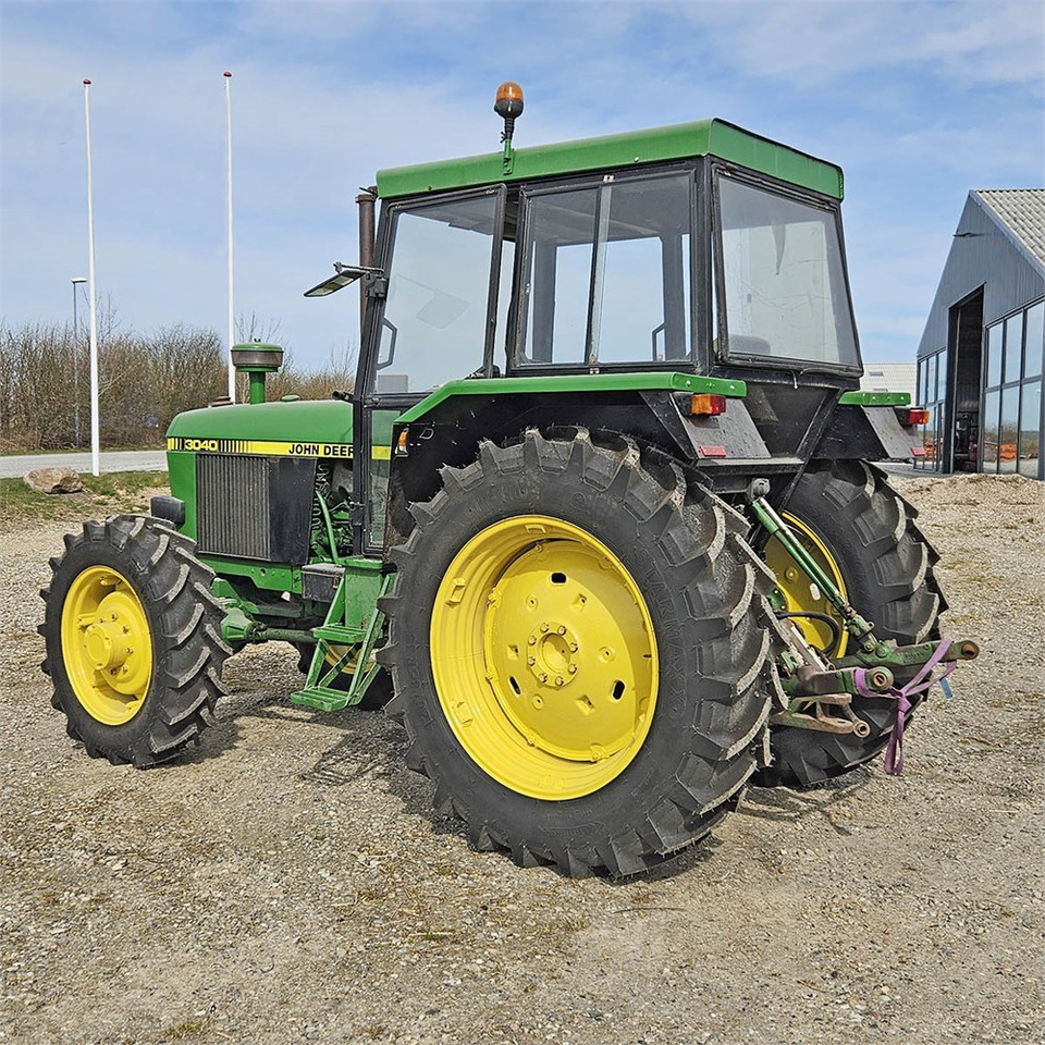 John Deere 3040 - Traktor: das Bild 5 John Deere 3040 - Traktor: das Bild 5