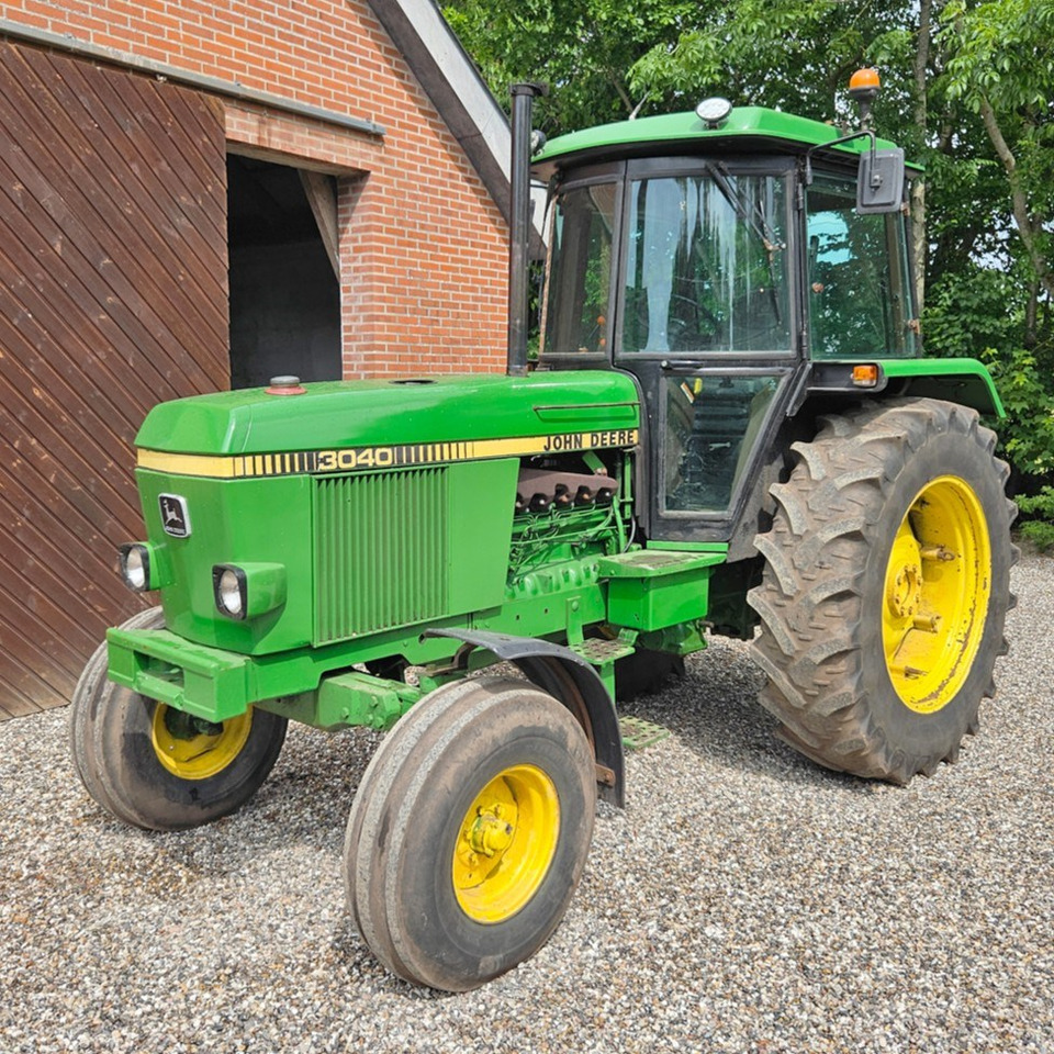 John Deere 3040 - Traktor: das Bild 1 John Deere 3040 - Traktor: das Bild 1