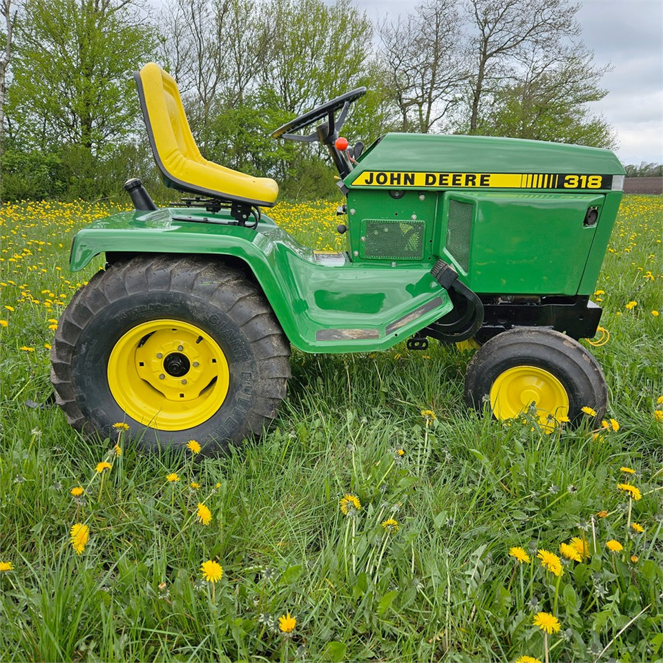 John Deere 318 - Kommunaltraktor: das Bild 5 John Deere 318 - Kommunaltraktor: das Bild 5