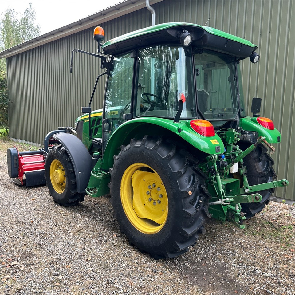 John Deere 5058 E - Traktor: das Bild 5 John Deere 5058 E - Traktor: das Bild 5