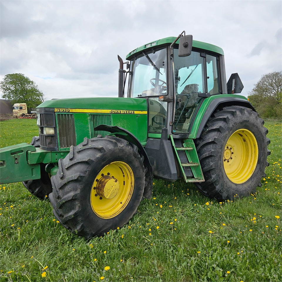 John Deere 6910 - Traktor: das Bild 1 John Deere 6910 - Traktor: das Bild 1