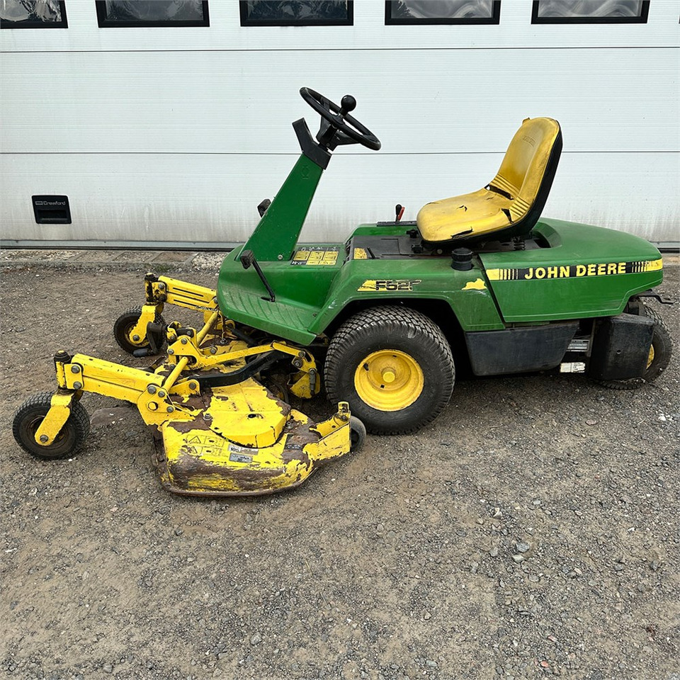 John Deere F525 FM - Rasenmäher: das Bild 2 John Deere F525 FM - Rasenmäher: das Bild 2