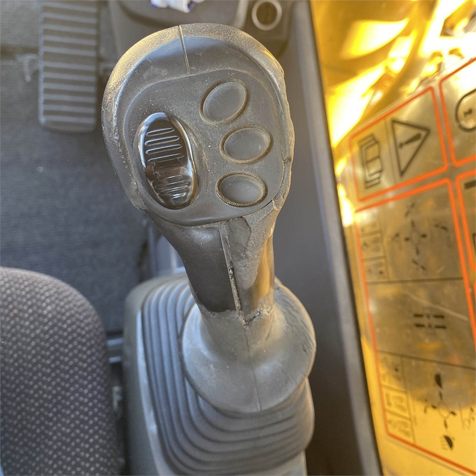 Kettenbagger Komatsu PC210 LC-8K: das Bild 16 Kettenbagger Komatsu PC210 LC-8K: das Bild 16