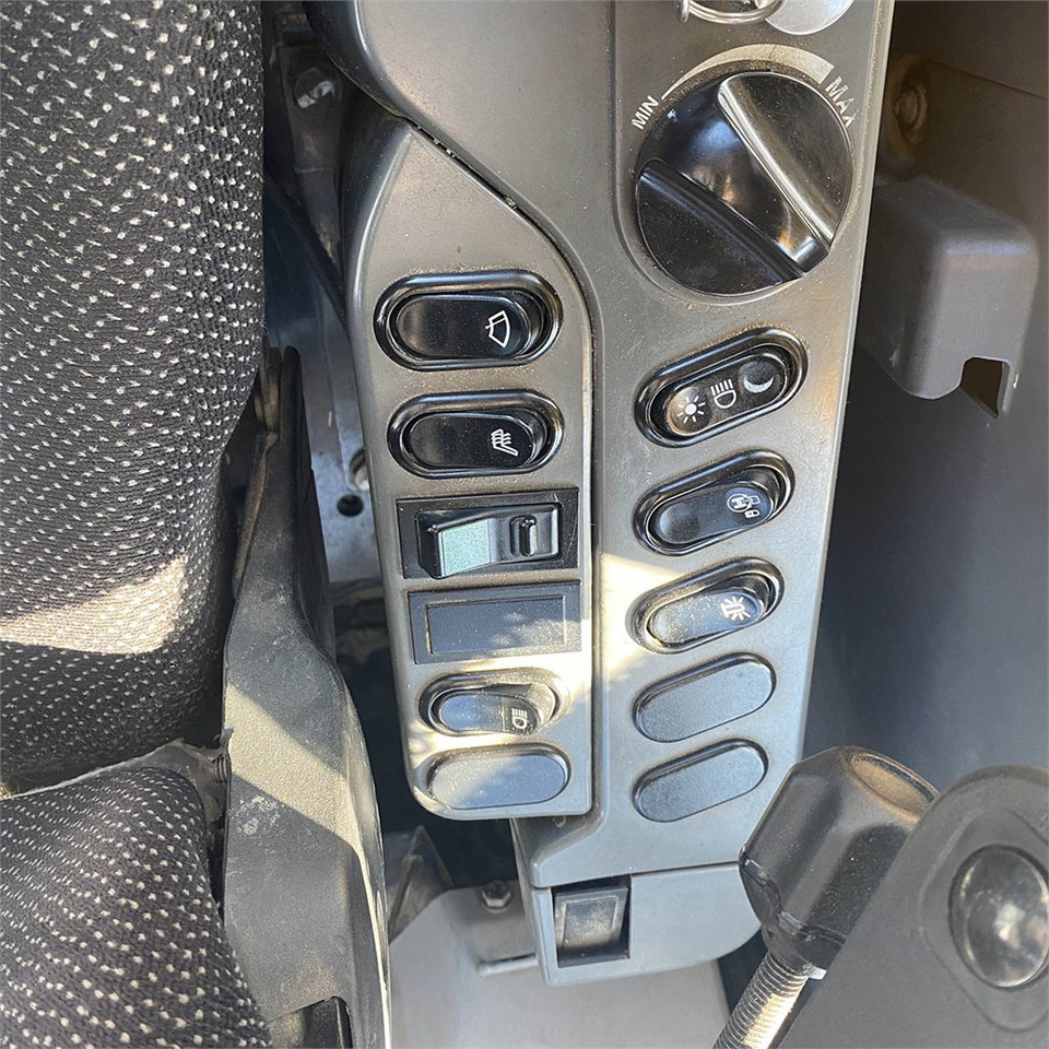 Kettenbagger Komatsu PC210 LC-8K: das Bild 17 Kettenbagger Komatsu PC210 LC-8K: das Bild 17