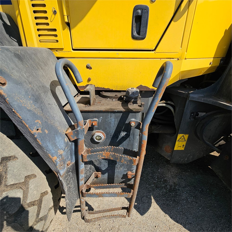 Radlader Komatsu WA320-5H: das Bild 30