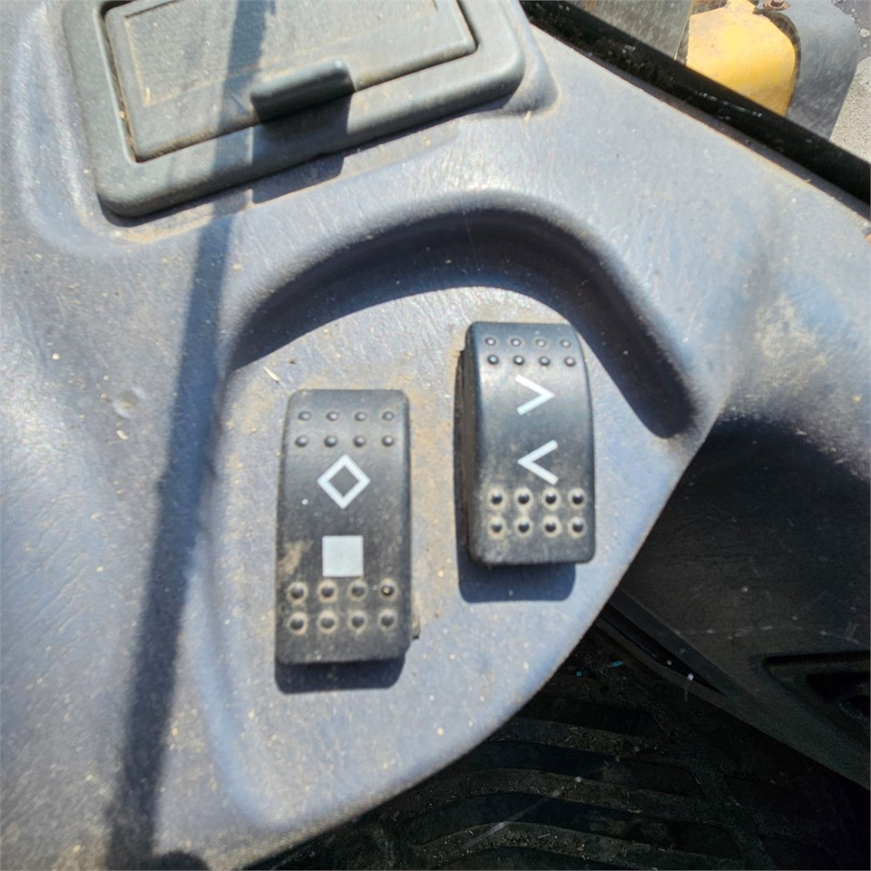 Radlader Komatsu WA320-5H: das Bild 21