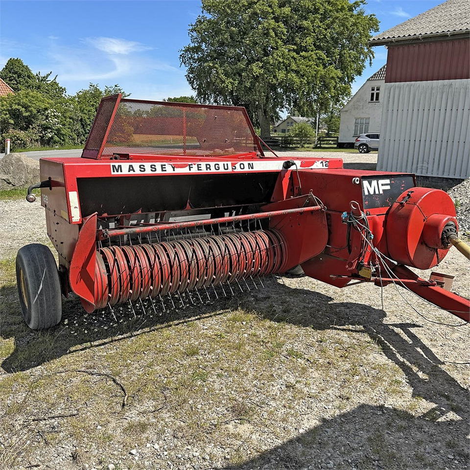 Massey Ferguson MF128 - Grünlandtechnik: das Bild 1 Massey Ferguson MF128 - Grünlandtechnik: das Bild 1