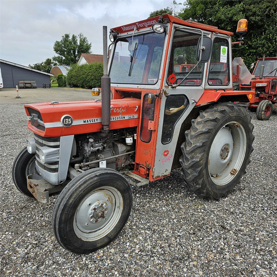 Traktor Massey Ferguson MF135: das Bild 7