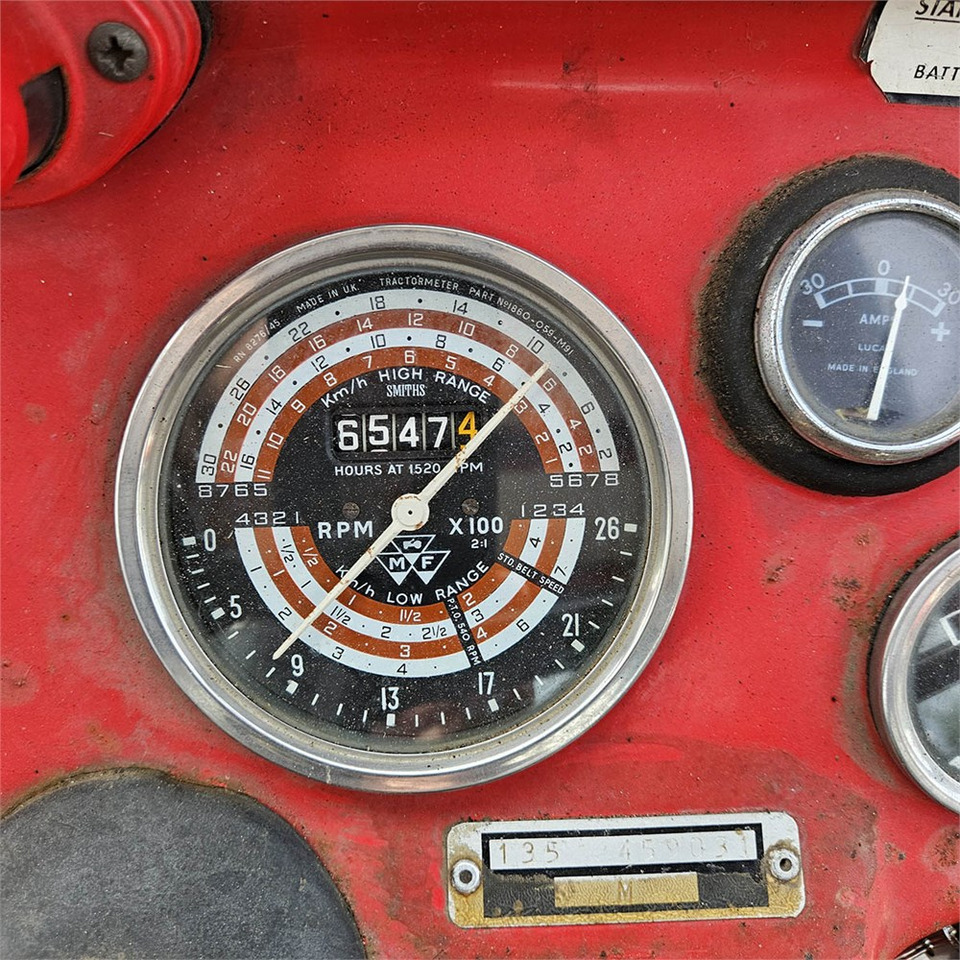Traktor Massey Ferguson MF135: das Bild 14