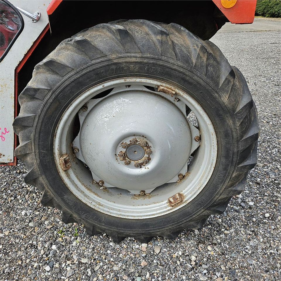 Traktor Massey Ferguson MF135: das Bild 42
