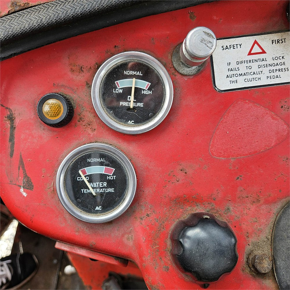 Traktor Massey Ferguson MF135: das Bild 15