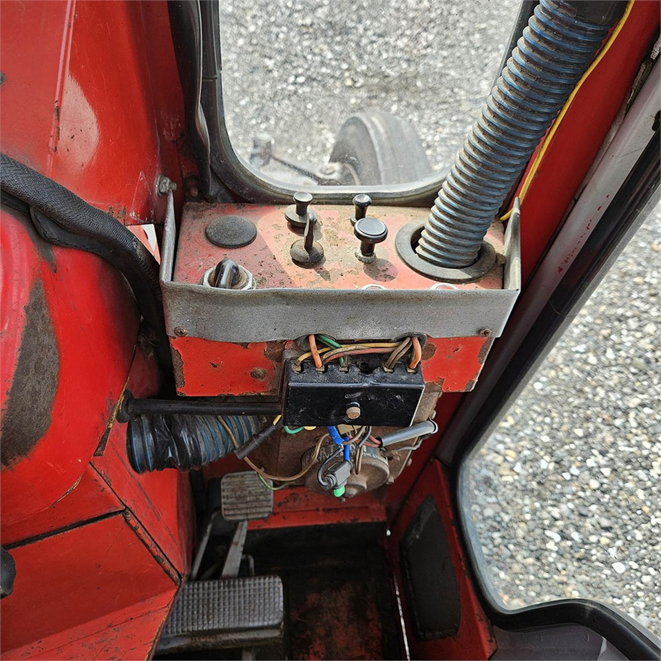 Traktor Massey Ferguson MF135: das Bild 19