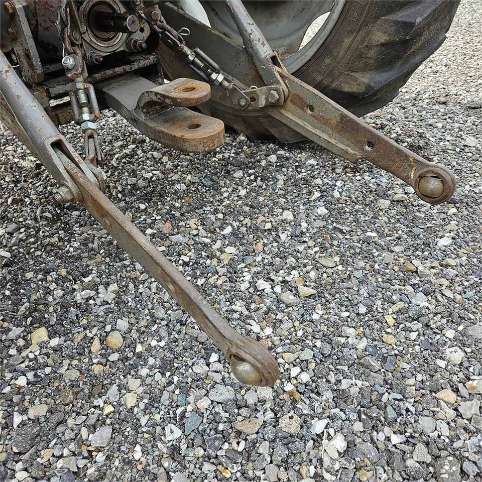 Traktor Massey Ferguson MF135: das Bild 27