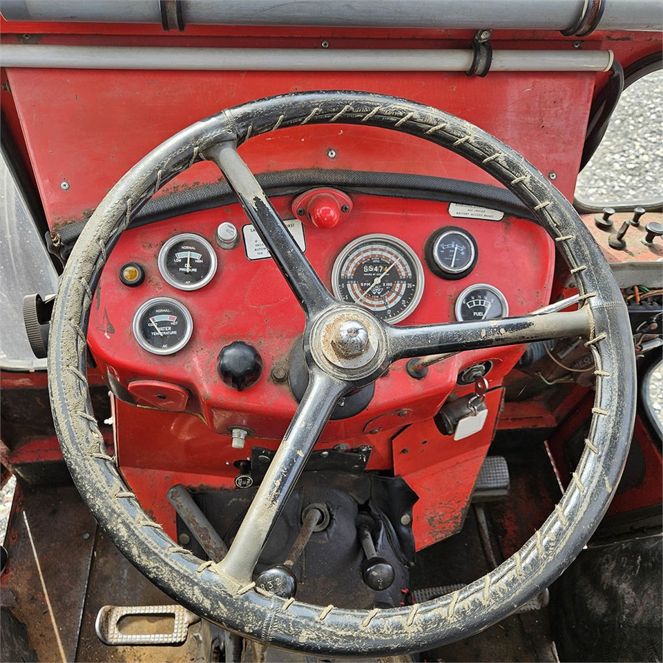Traktor Massey Ferguson MF135: das Bild 12