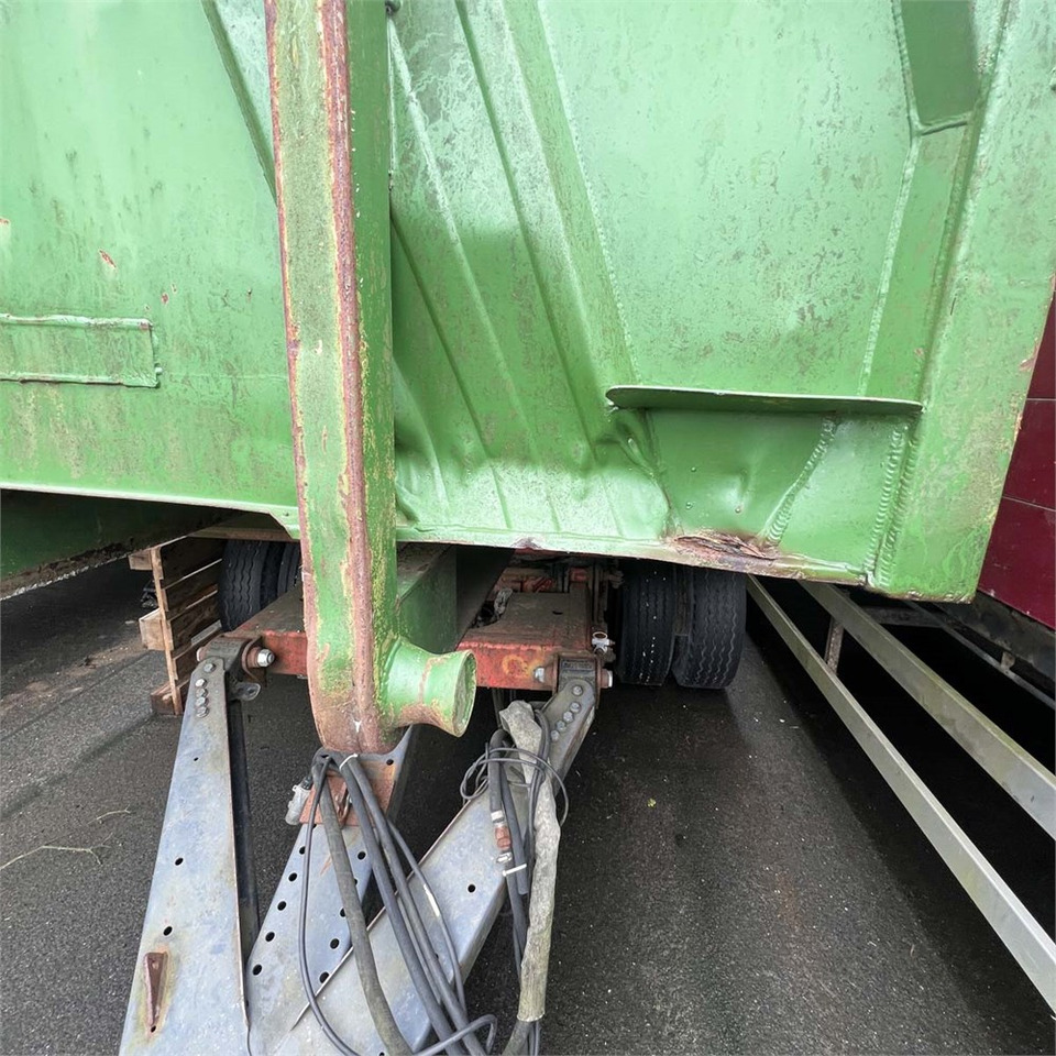 Meiller Pendellad - Abrollcontainer: das Bild 4 Meiller Pendellad - Abrollcontainer: das Bild 4