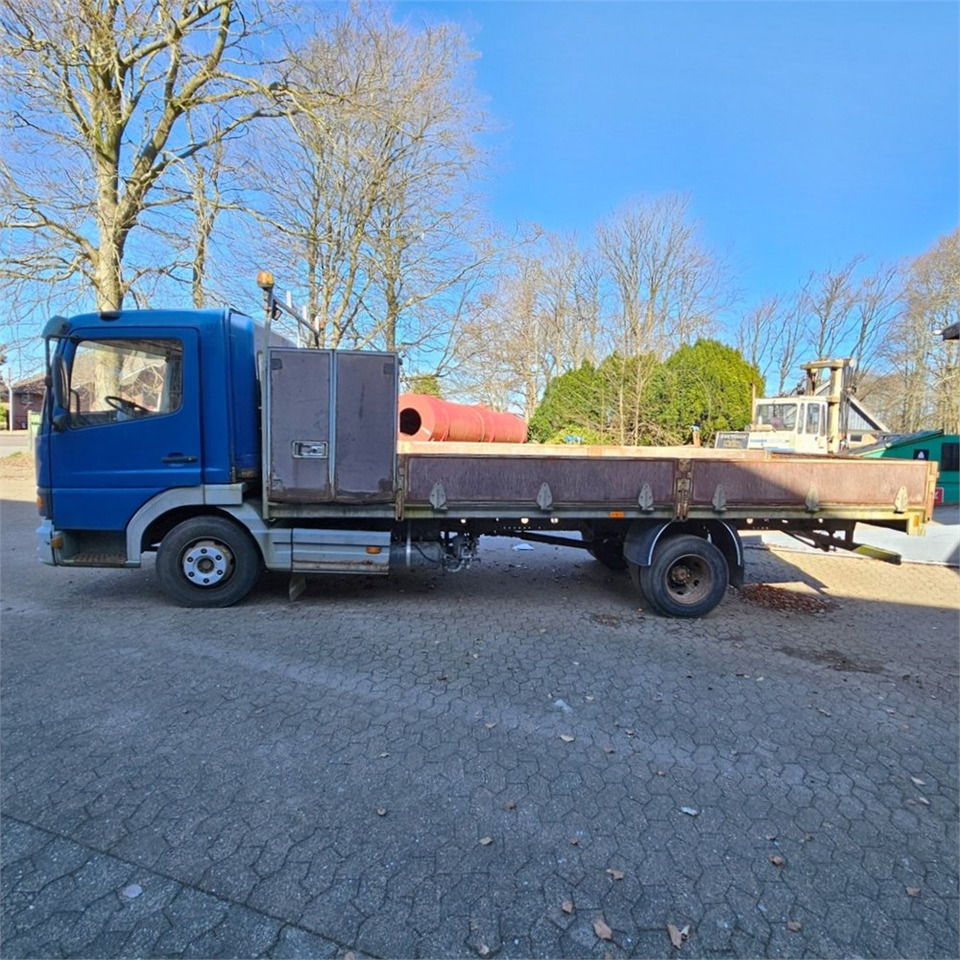 Mercedes ATEGO 817 - Pritsche LKW: das Bild 2 Mercedes ATEGO 817 - Pritsche LKW: das Bild 2