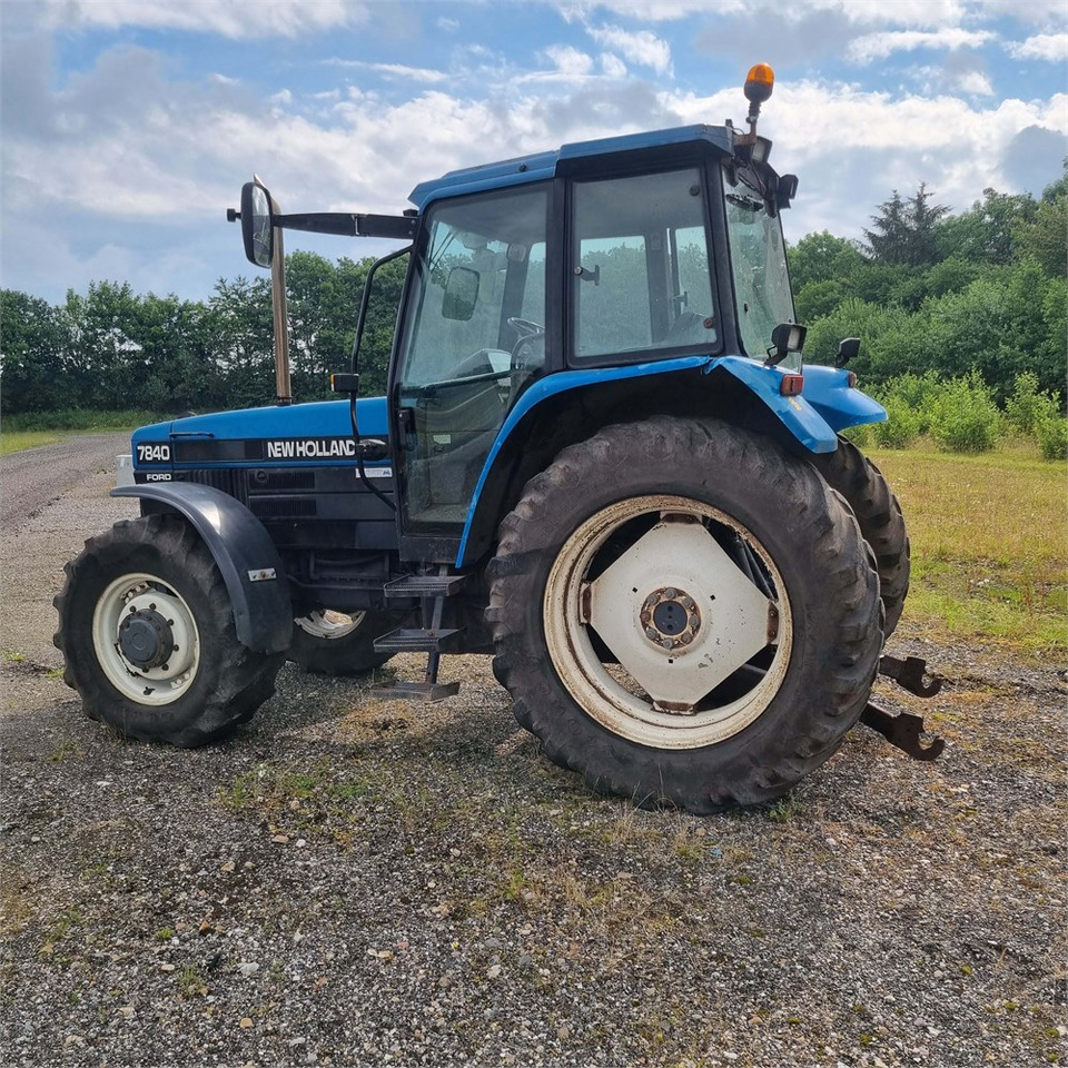 New Holland 7840 - Traktor: das Bild 4 New Holland 7840 - Traktor: das Bild 4