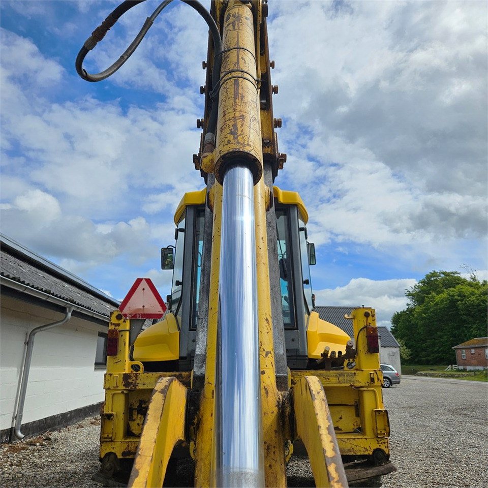 Baggerlader New Holland LB115-4PS: das Bild 31