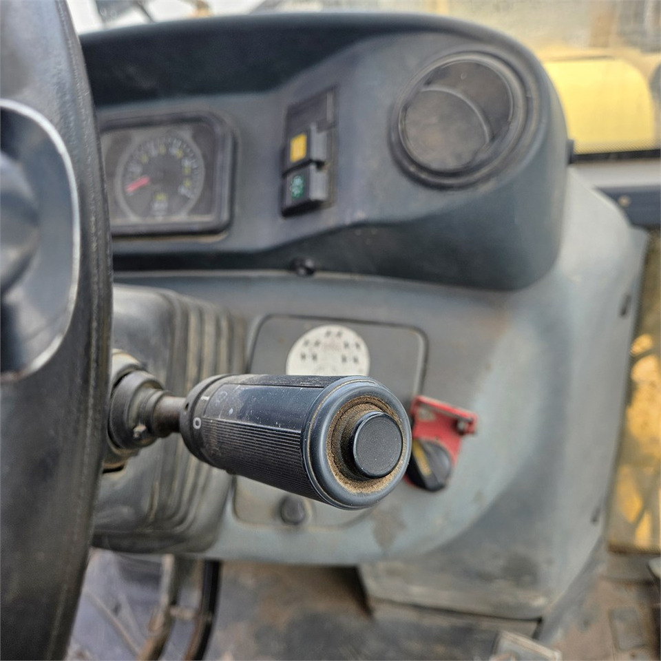 Baggerlader New Holland LB115-4PS: das Bild 22