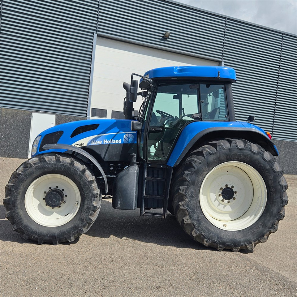 New Holland T7550 - Traktor: das Bild 2 New Holland T7550 - Traktor: das Bild 2