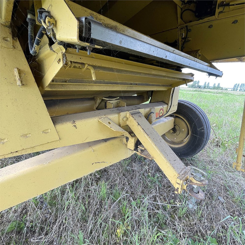 Mähdrescher New Holland TX 30: das Bild 27