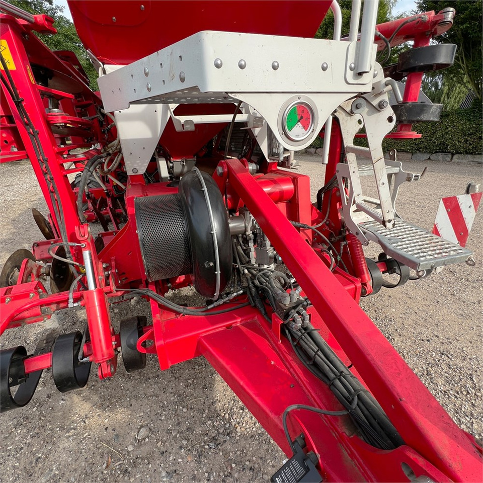 Sätechnik Pöttinger Terrasem C4 Fertilizer: das Bild 37
