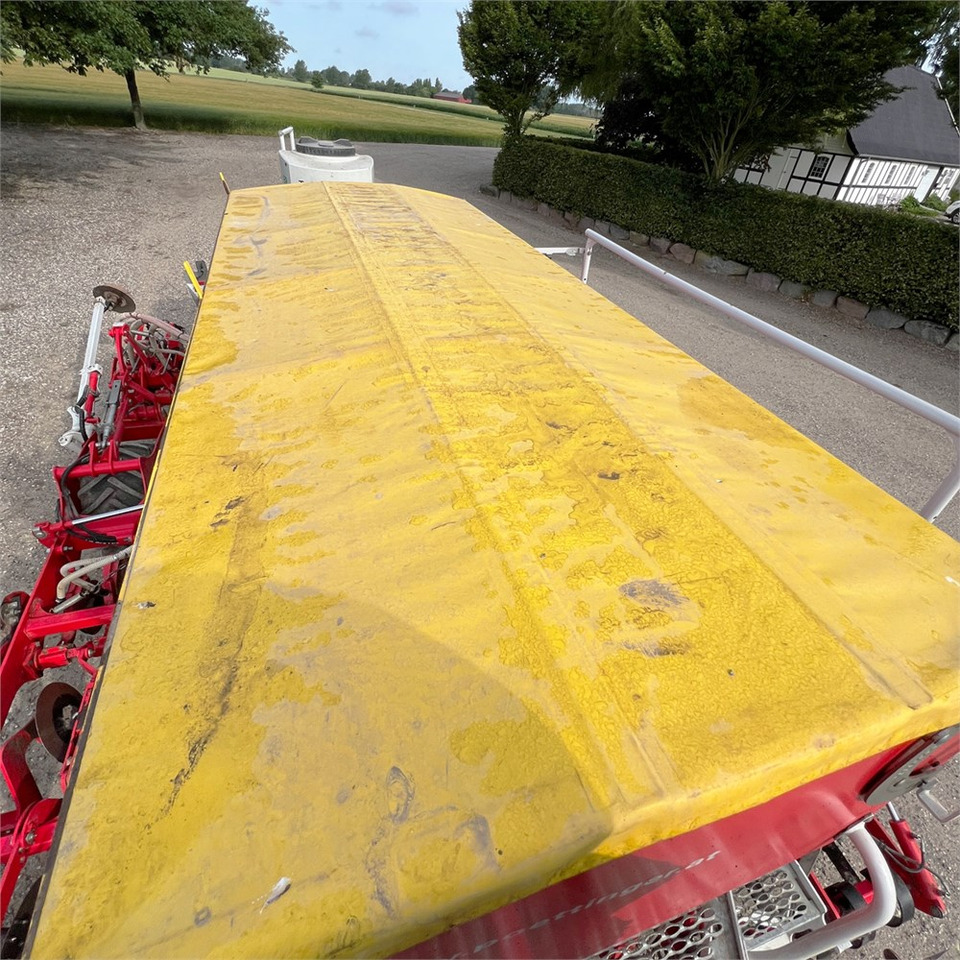Sätechnik Pöttinger Terrasem C4 Fertilizer: das Bild 25