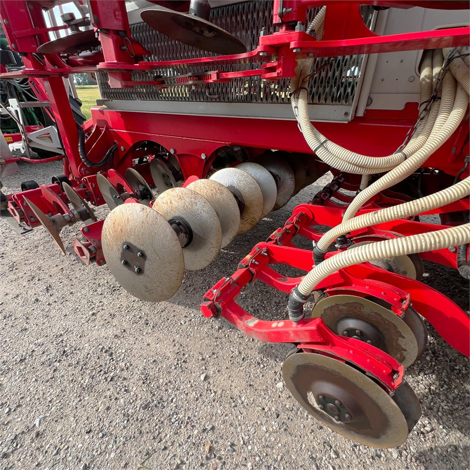 Sätechnik Pöttinger Terrasem C4 Fertilizer: das Bild 18