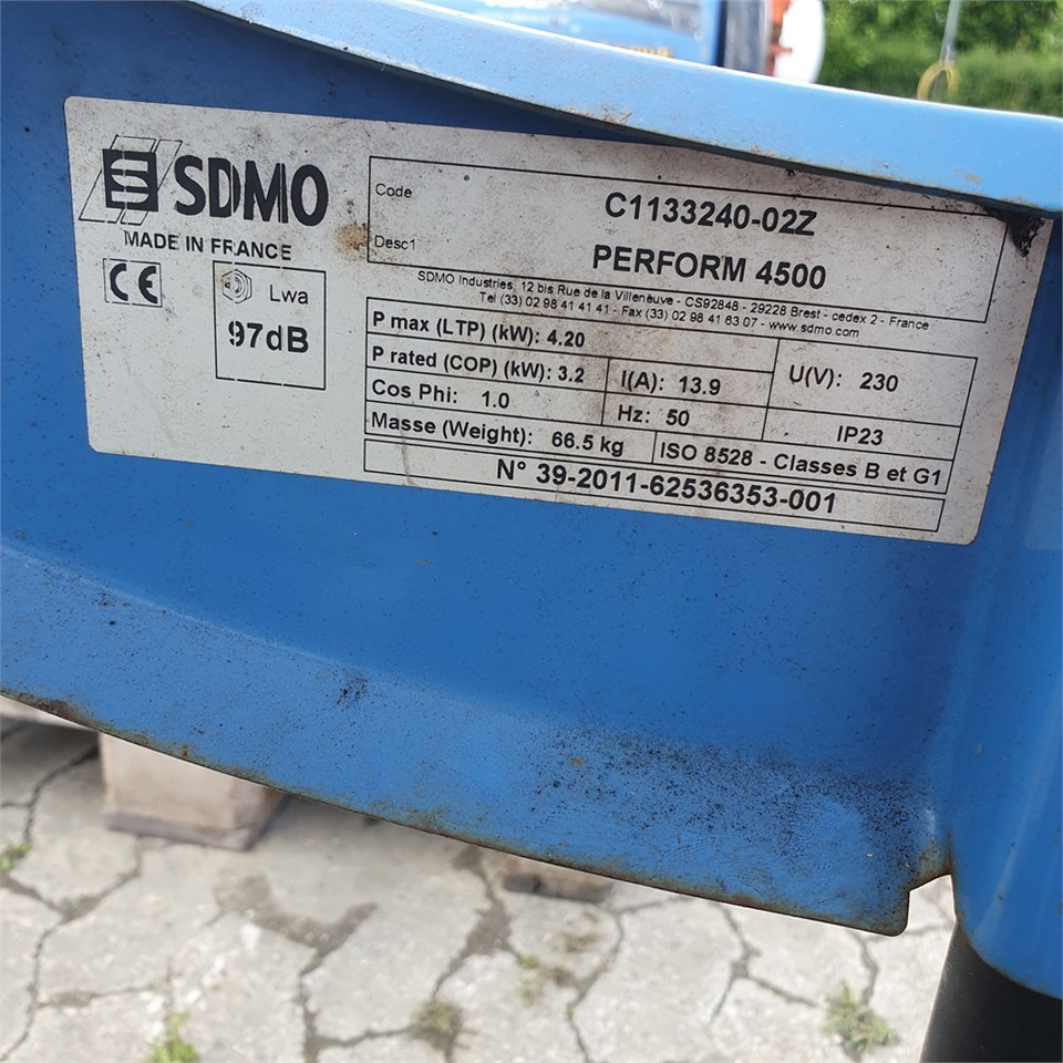SDMO 4500 - Stromgenerator: das Bild 5 SDMO 4500 - Stromgenerator: das Bild 5
