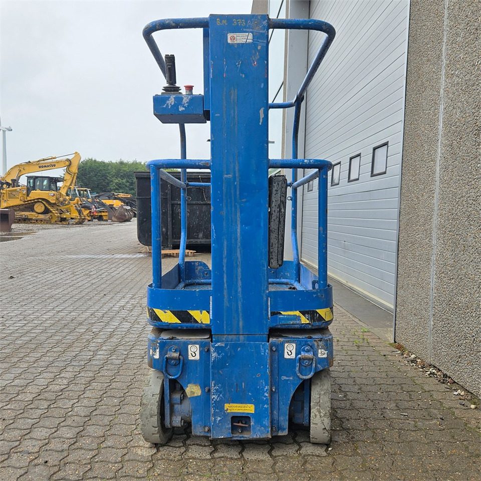 UpRight TM12 - Scherenbühne: das Bild 5 UpRight TM12 - Scherenbühne: das Bild 5