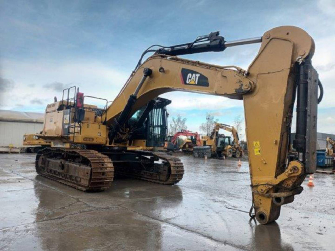 CAT 374F - Kettenbagger: das Bild 2 CAT 374F - Kettenbagger: das Bild 2
