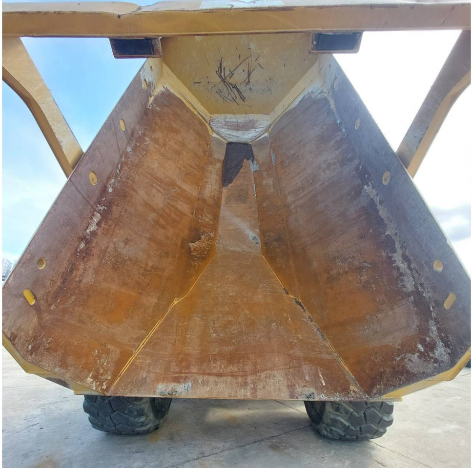 Knickgelenkter Dumper CAT 745: das Bild 14