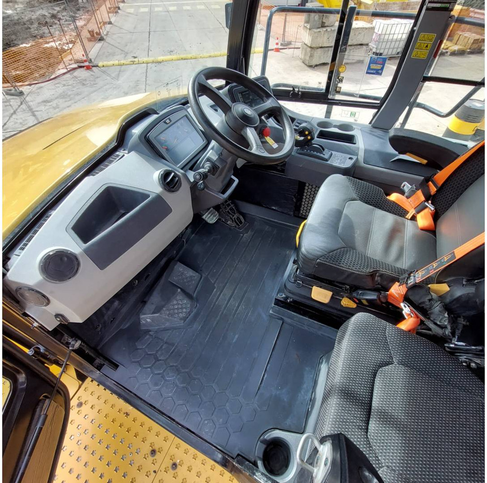 Knickgelenkter Dumper CAT 745: das Bild 7