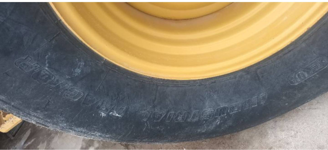 CAT CS74B 4F - Walzenzug: das Bild 5 CAT CS74B 4F - Walzenzug: das Bild 5