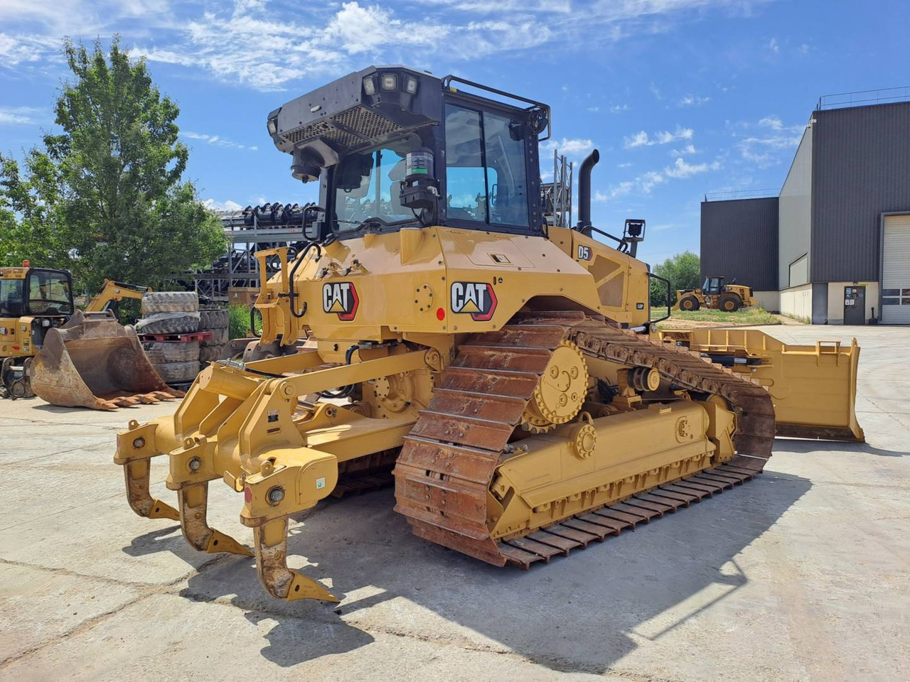 Bulldozer CAT D5: das Bild 8