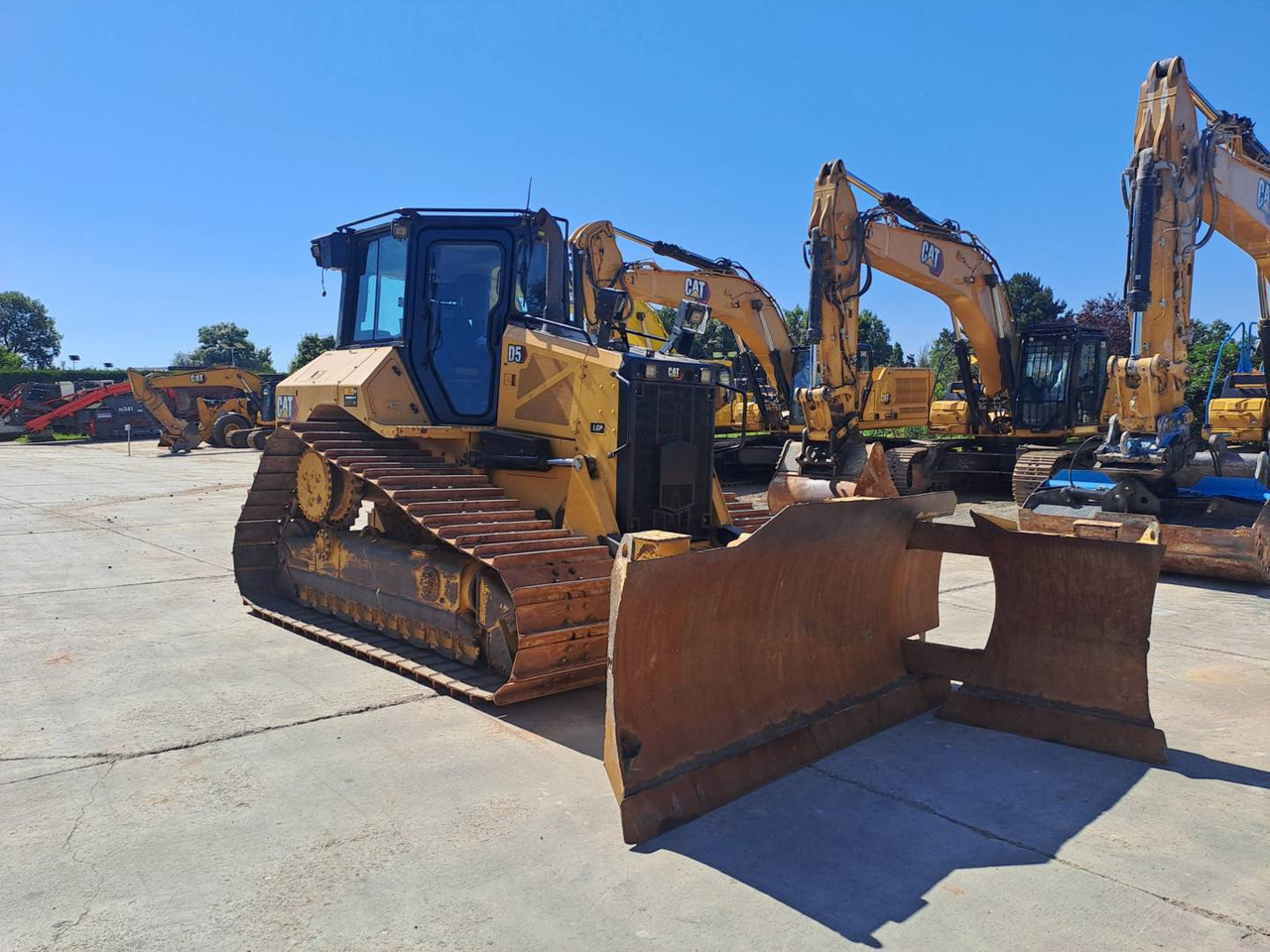 CAT D5 - Bulldozer: das Bild 2 CAT D5 - Bulldozer: das Bild 2