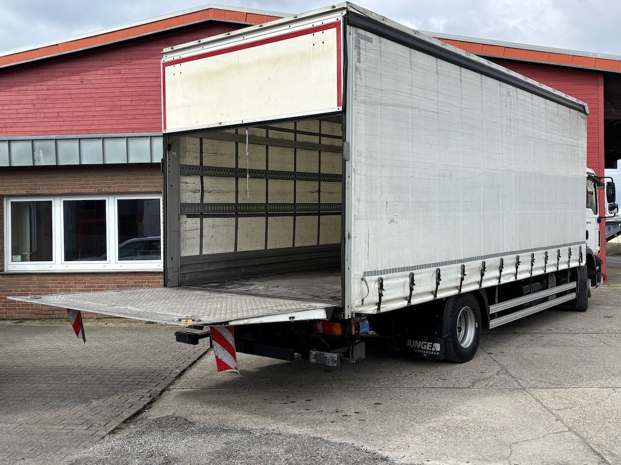MAN TGM 15.250 BL Pritsche/Lbw, Edscha, - Plane LKW: das Bild 5 MAN TGM 15.250 BL Pritsche/Lbw, Edscha, - Plane LKW: das Bild 5