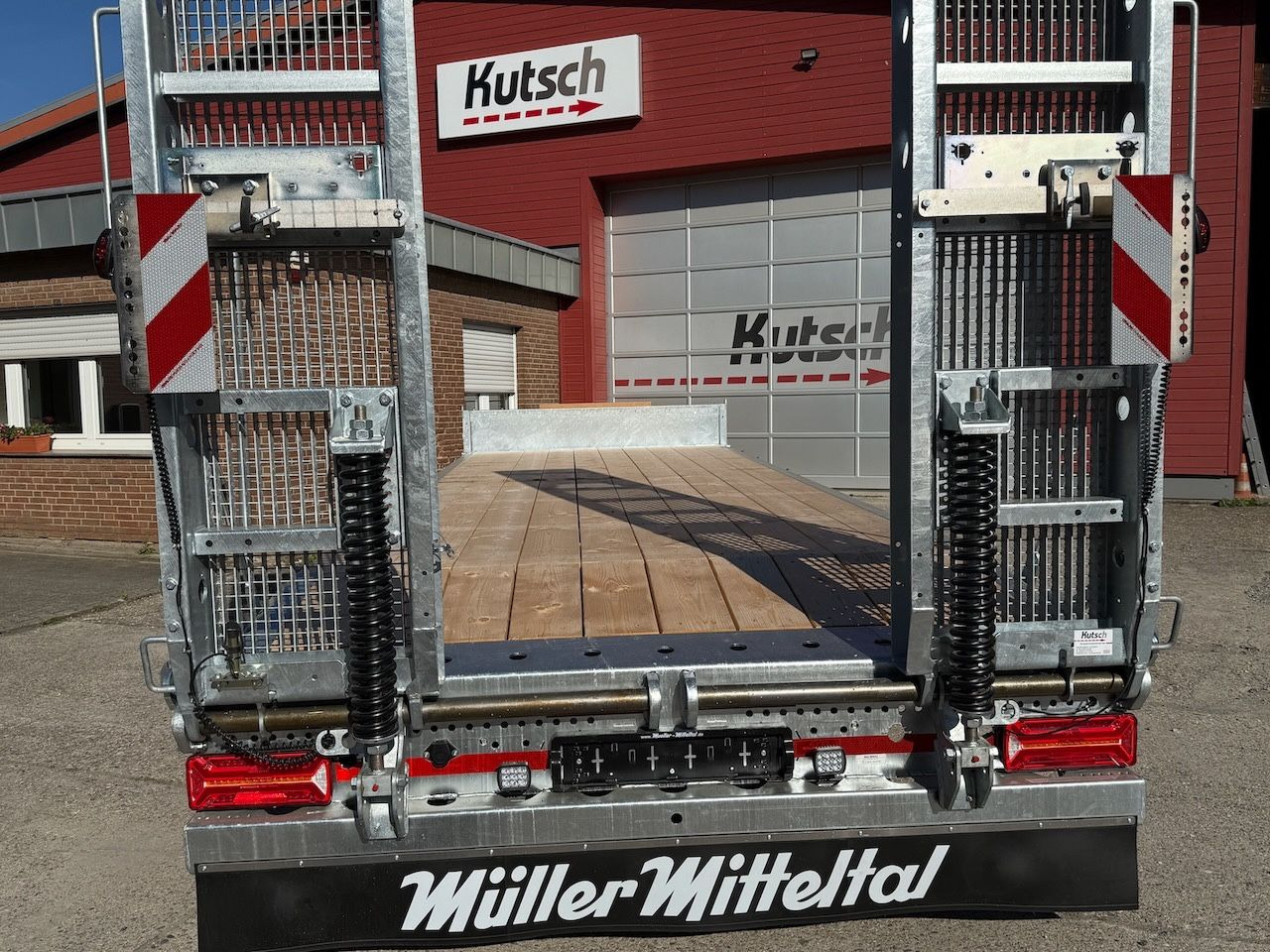 Müller-Mitteltal ETÜ-TA-R 21 Plateau 7m, luftgefedert, LED - Tieflader Anhänger: das Bild 2 Müller-Mitteltal ETÜ-TA-R 21 Plateau 7m, luftgefedert, LED - Tieflader Anhänger: das Bild 2