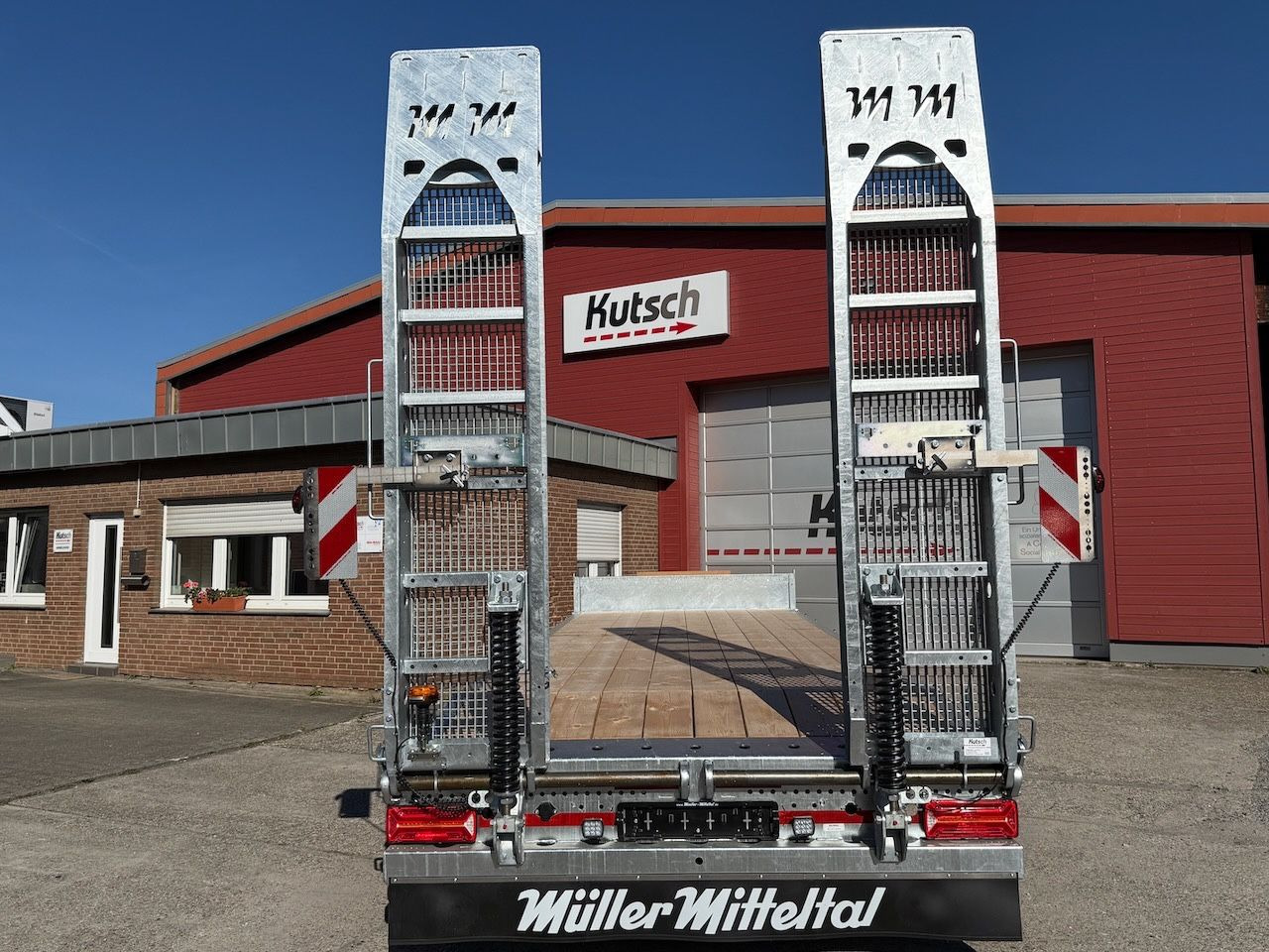 Müller-Mitteltal ETÜ-TA-R 21 Plateau 7m, luftgefedert, LED - Tieflader Anhänger: das Bild 3 Müller-Mitteltal ETÜ-TA-R 21 Plateau 7m, luftgefedert, LED - Tieflader Anhänger: das Bild 3