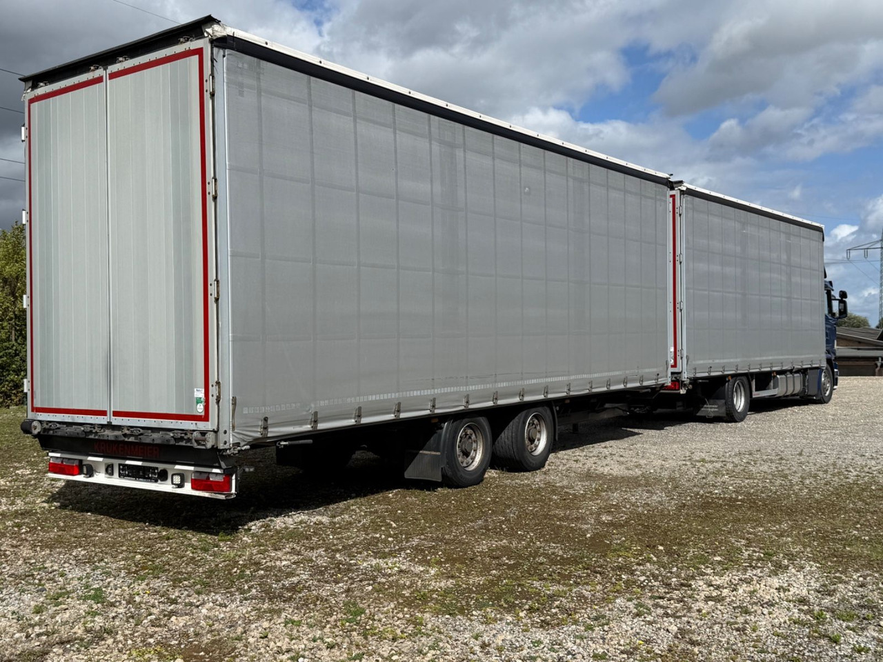 Scania G410 /4x2/Pritsche-Plane mit durchladbarem Anh. - Plane LKW: das Bild 2 Scania G410 /4x2/Pritsche-Plane mit durchladbarem Anh. - Plane LKW: das Bild 2