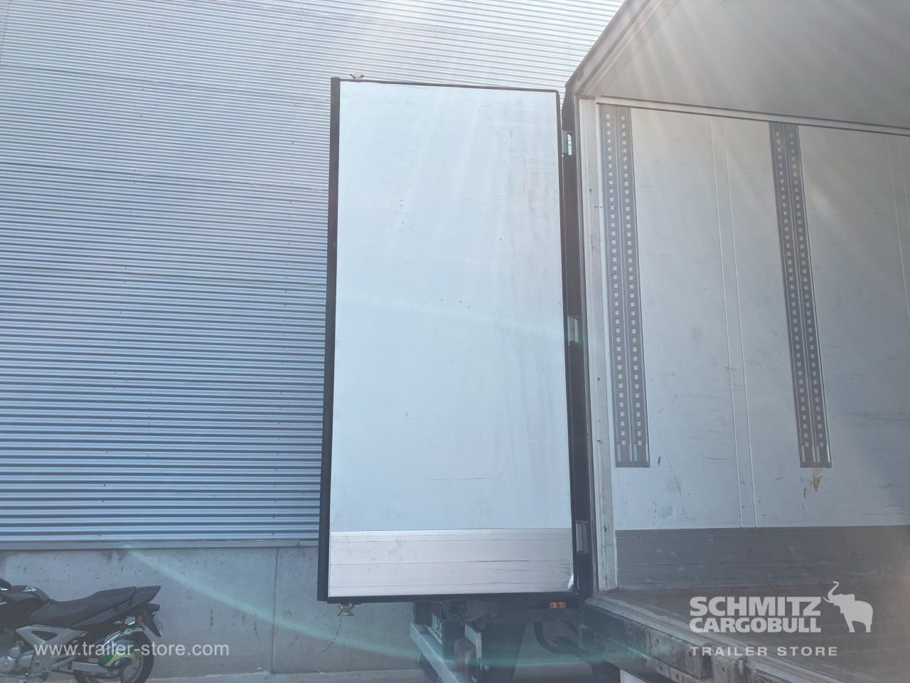 SCHMITZ Semiremolque Frigo Standard Double deck - Isotherm Auflieger: das Bild 2 SCHMITZ Semiremolque Frigo Standard Double deck - Isotherm Auflieger: das Bild 2
