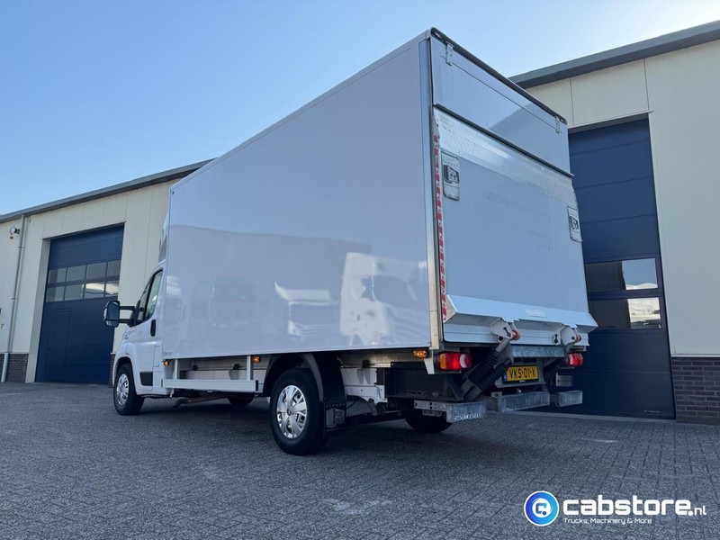 Fiat Ducato 2.3 Multijet 160 Pk Euro 6 - Bouwjaar 2021 - Handgeschakeld 6 speed - Airco - 3 zitplaatsen - Laadklep - Koffer LKW: das Bild 3 Fiat Ducato 2.3 Multijet 160 Pk Euro 6 - Bouwjaar 2021 - Handgeschakeld 6 speed - Airco - 3 zitplaatsen - Laadklep - Koffer LKW: das Bild 3