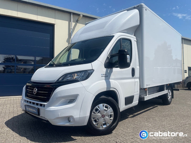 Fiat Ducato 2.3 Multijet 160 Pk Euro 6 - Bouwjaar 2021 - Handgeschakeld 6 speed - Airco - 3 zitplaatsen - Laadklep - Koffer LKW: das Bild 2 Fiat Ducato 2.3 Multijet 160 Pk Euro 6 - Bouwjaar 2021 - Handgeschakeld 6 speed - Airco - 3 zitplaatsen - Laadklep - Koffer LKW: das Bild 2
