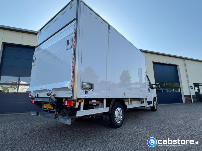 Fiat Ducato 2.3 Multijet 160 Pk Euro 6 - Bouwjaar 2021 - Handgeschakeld 6 speed - Airco - 3 zitplaatsen - Laadklep - Koffer LKW: das Bild 4 Fiat Ducato 2.3 Multijet 160 Pk Euro 6 - Bouwjaar 2021 - Handgeschakeld 6 speed - Airco - 3 zitplaatsen - Laadklep - Koffer LKW: das Bild 4