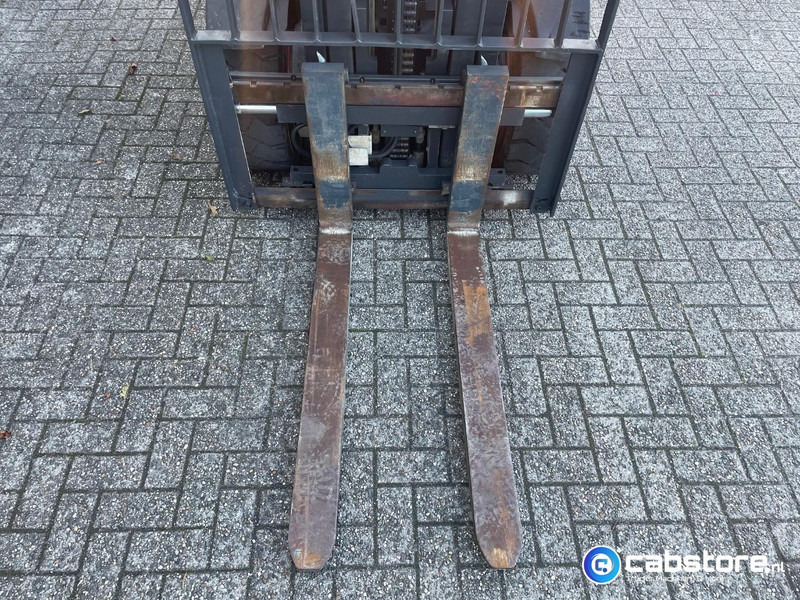 Linde H35D-02 Heftruck - Bouwjaar 2013 - Draaiuren 6892 - Diesel - Side Shift - Freelift - Doorrij hoogte 217 cm !! - Dieselstapler: das Bild 5 Linde H35D-02 Heftruck - Bouwjaar 2013 - Draaiuren 6892 - Diesel - Side Shift - Freelift - Doorrij hoogte 217 cm !! - Dieselstapler: das Bild 5